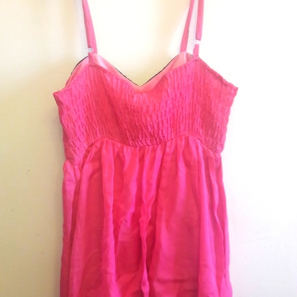 Dresses - Picture 9 of 10